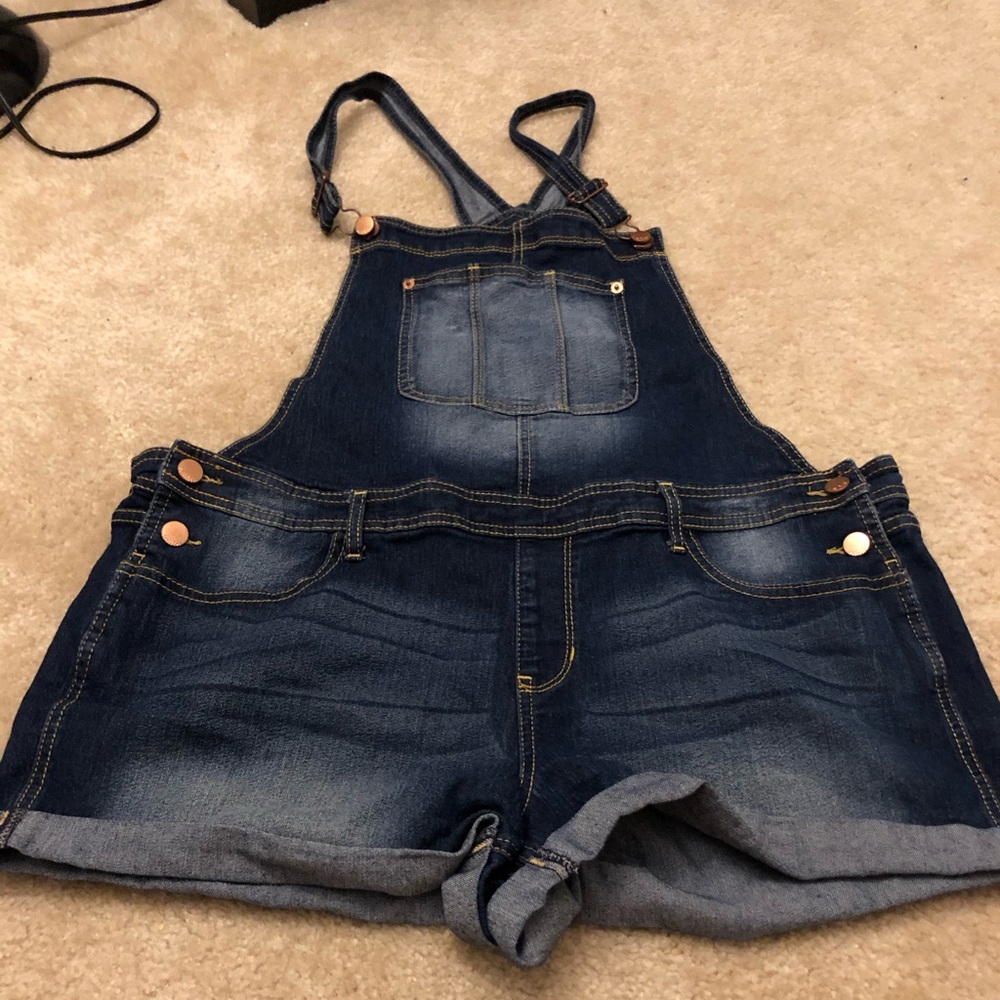 Overall shorts